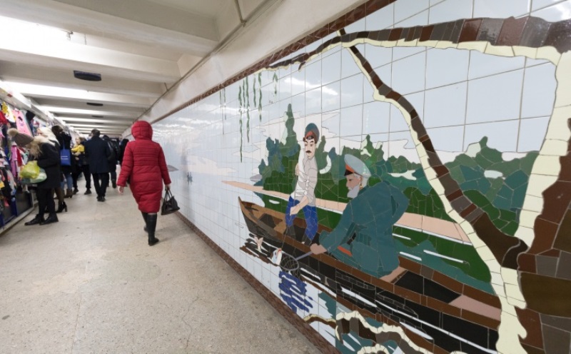  В подземных переходах Ростова разрушаются мозаики