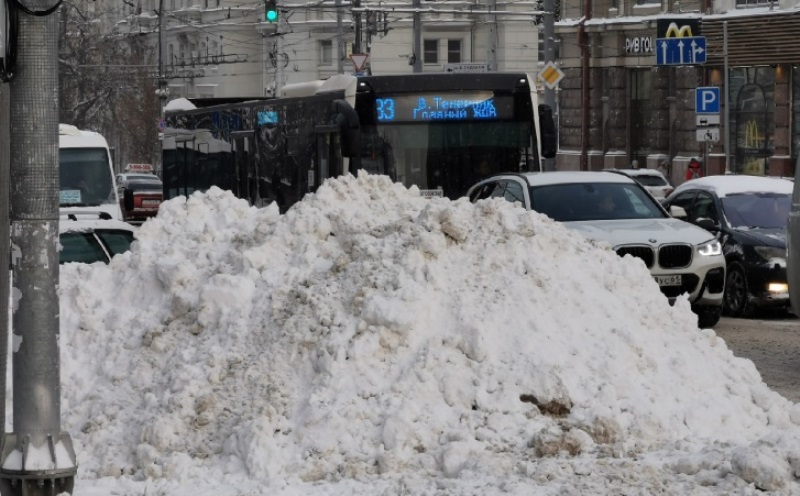  В Ростове неправильно убирали снег после снегопада