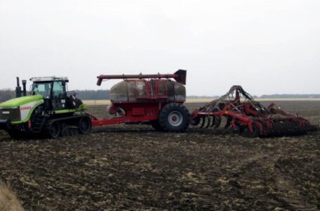 В Ростовской области аграрии запасаются удобрениями для нового урожая