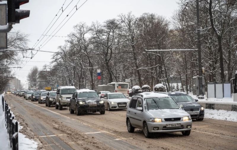  Асфальт в Ростове растаял вместе со снегом